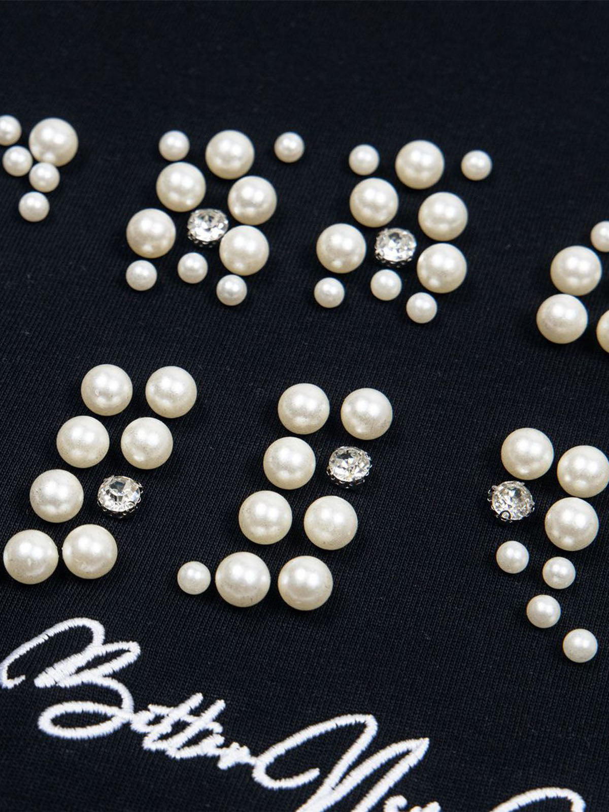 Elegantes, perlenverziertes Oversize-T-Shirt