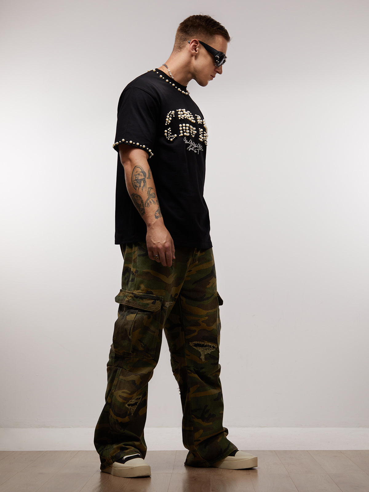 Elegantes, perlenverziertes Oversize-T-Shirt