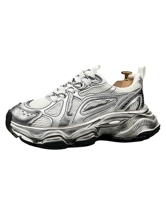 Atmungsaktive Laufschuhe mit dicker Sohle