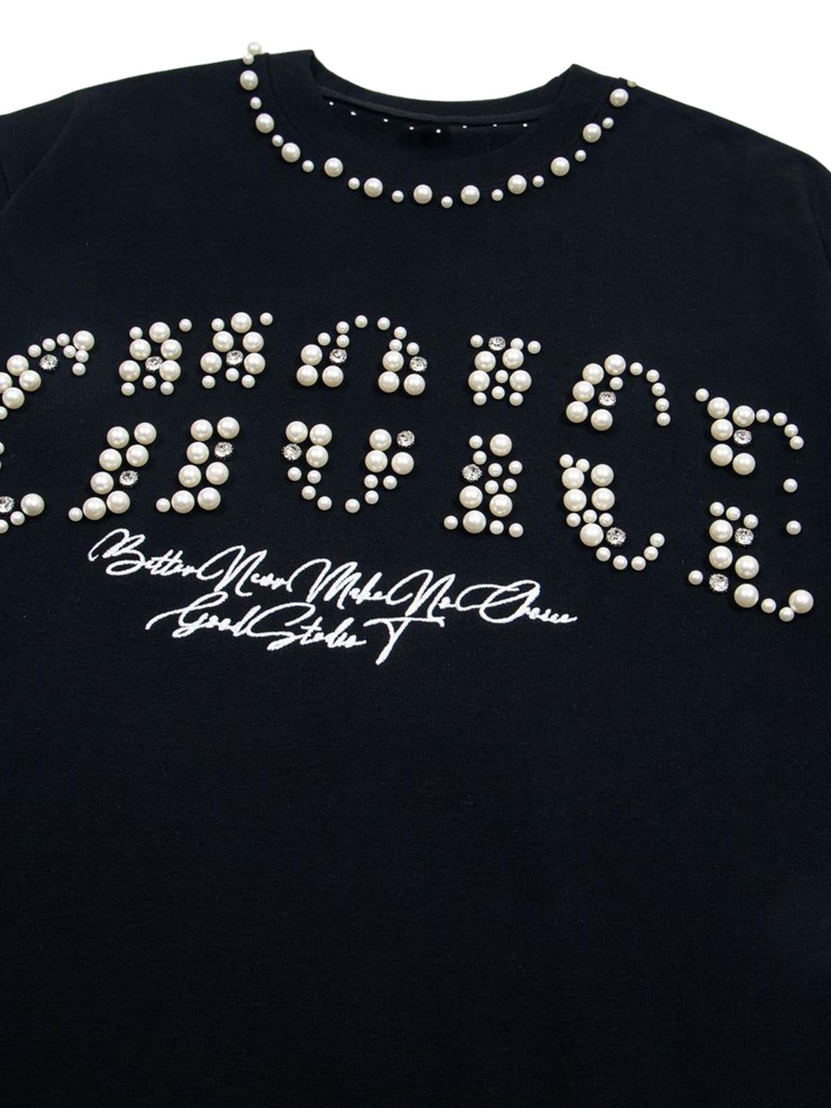 Elegantes, perlenverziertes Oversize-T-Shirt