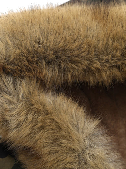 Bestickte Jacke mit abnehmbarer Pelzkapuze