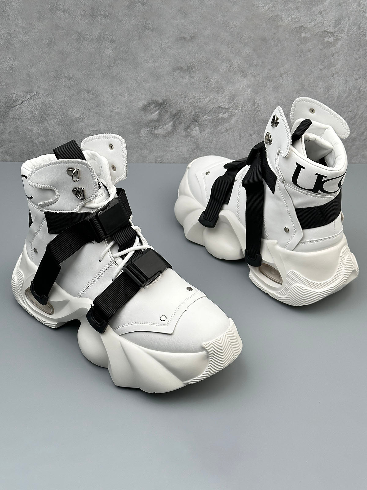 Dual-Strap Stealth Runner Boots