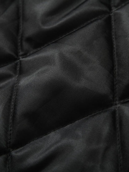 Lederjacke mit Spitzenbeschriftung und Fellkapuze