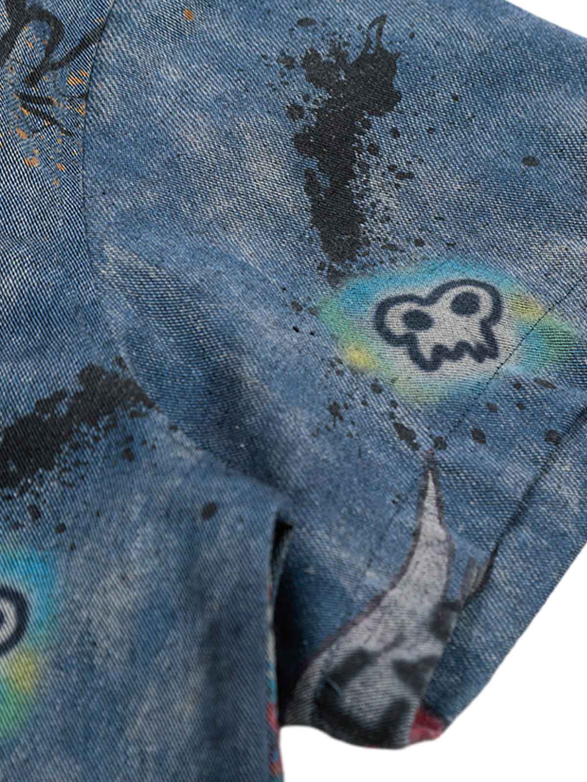 Poloshirt aus Denim mit Batik-Graffiti