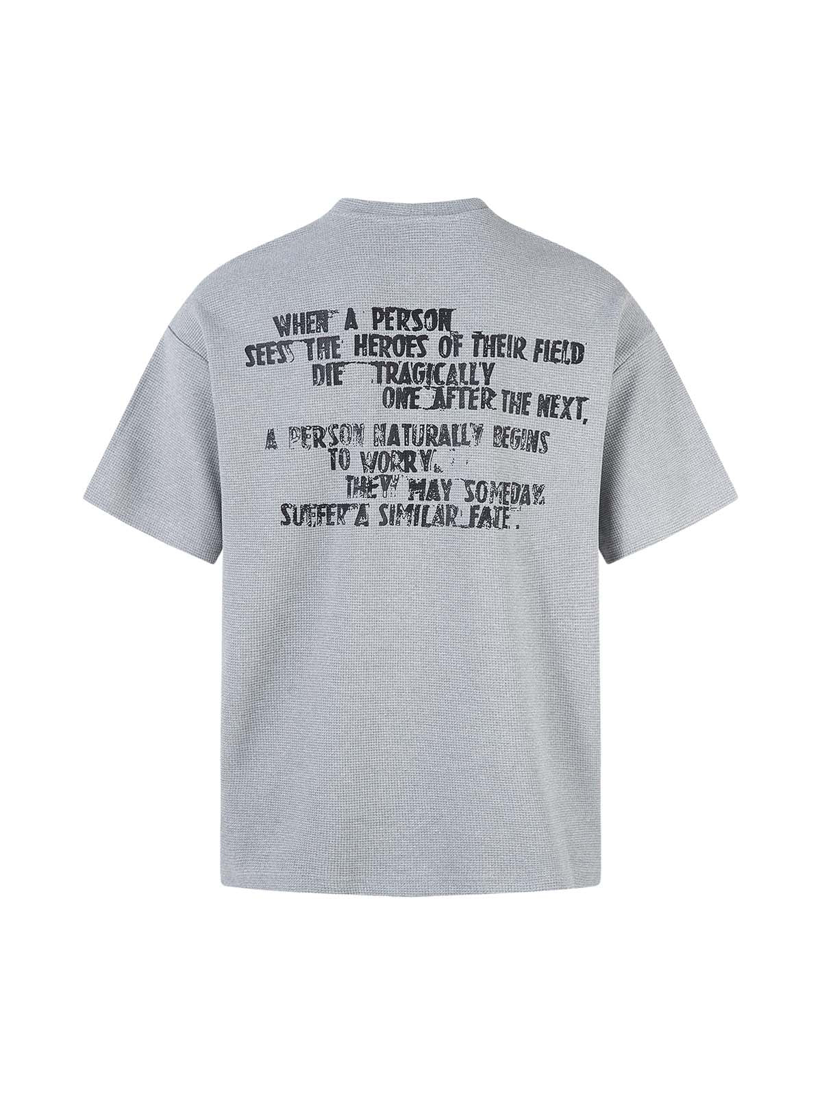 T-Shirt mit auffälliger Grafik