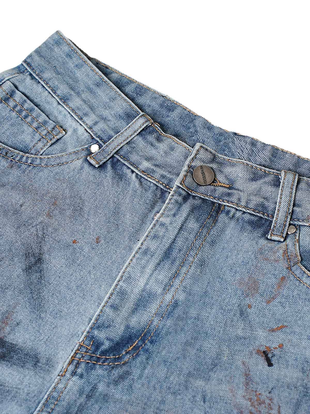 Zerrissene Denim-Shorts im Used-Look mit verwaschenem, schmutzig gefärbtem Muster