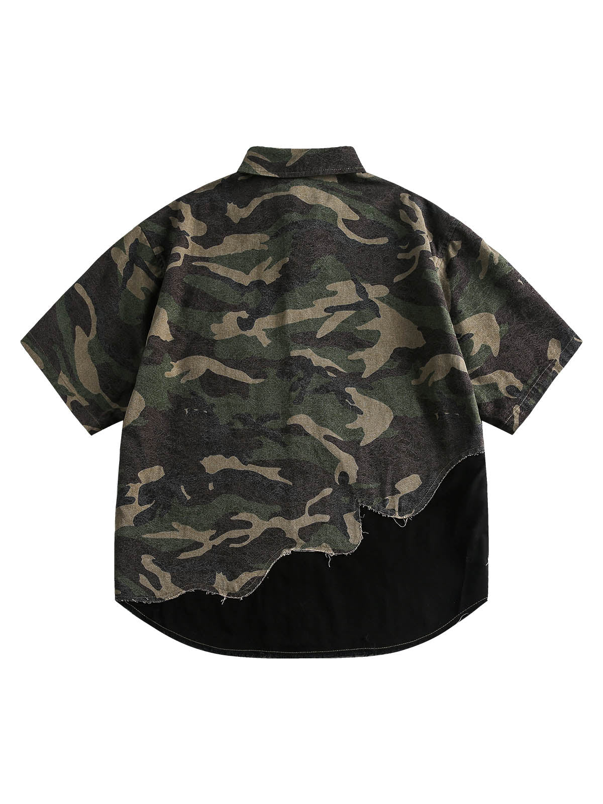 Kurzarmhemd mit Camouflage-Patchwork-Print und Buchstaben