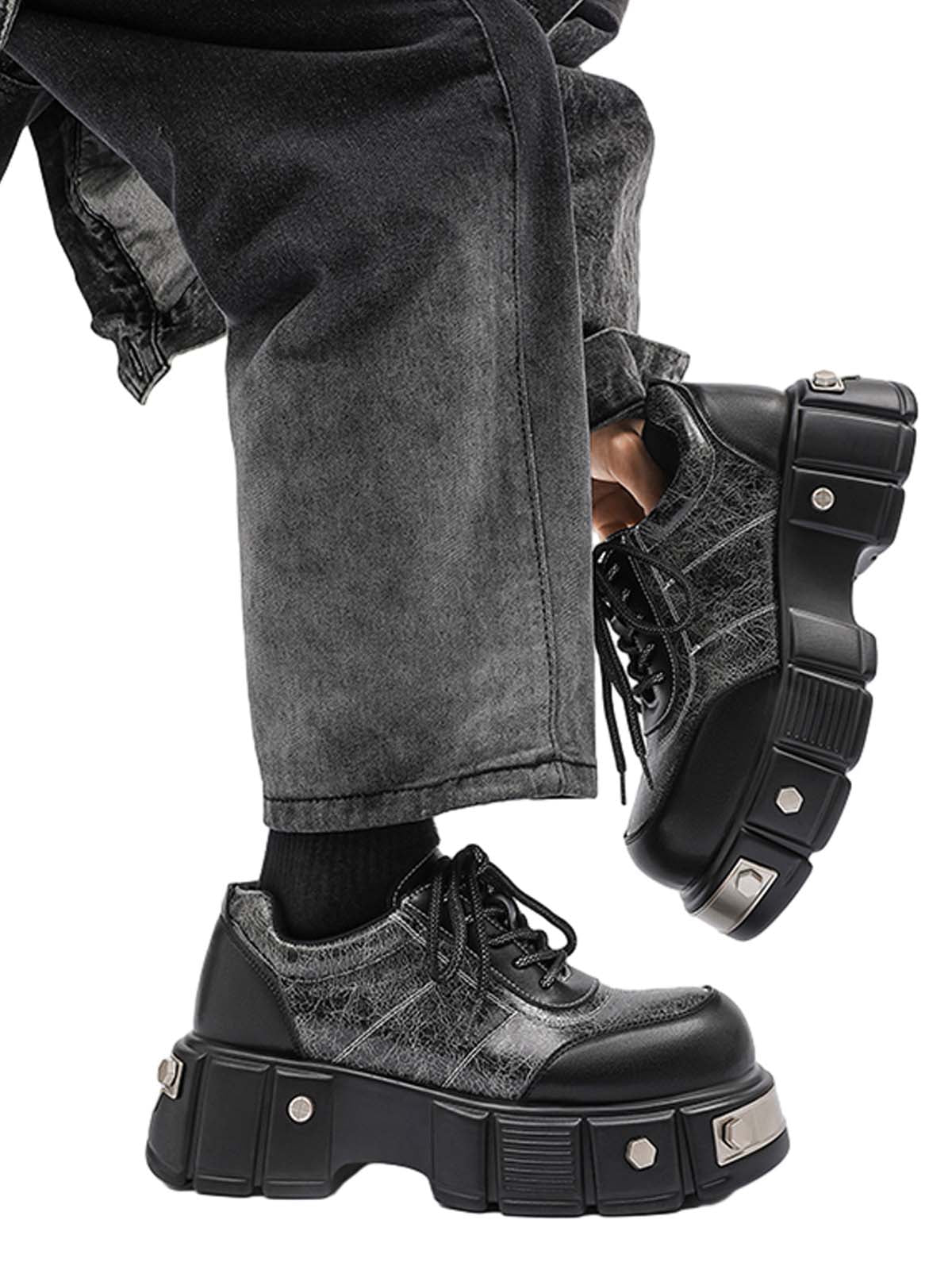 Chaussures en cuir épais avec plaque métallique