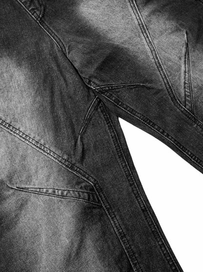Verwaschene Distressed-Jeans im dekonstruierten Split-Cordstring-Stil
