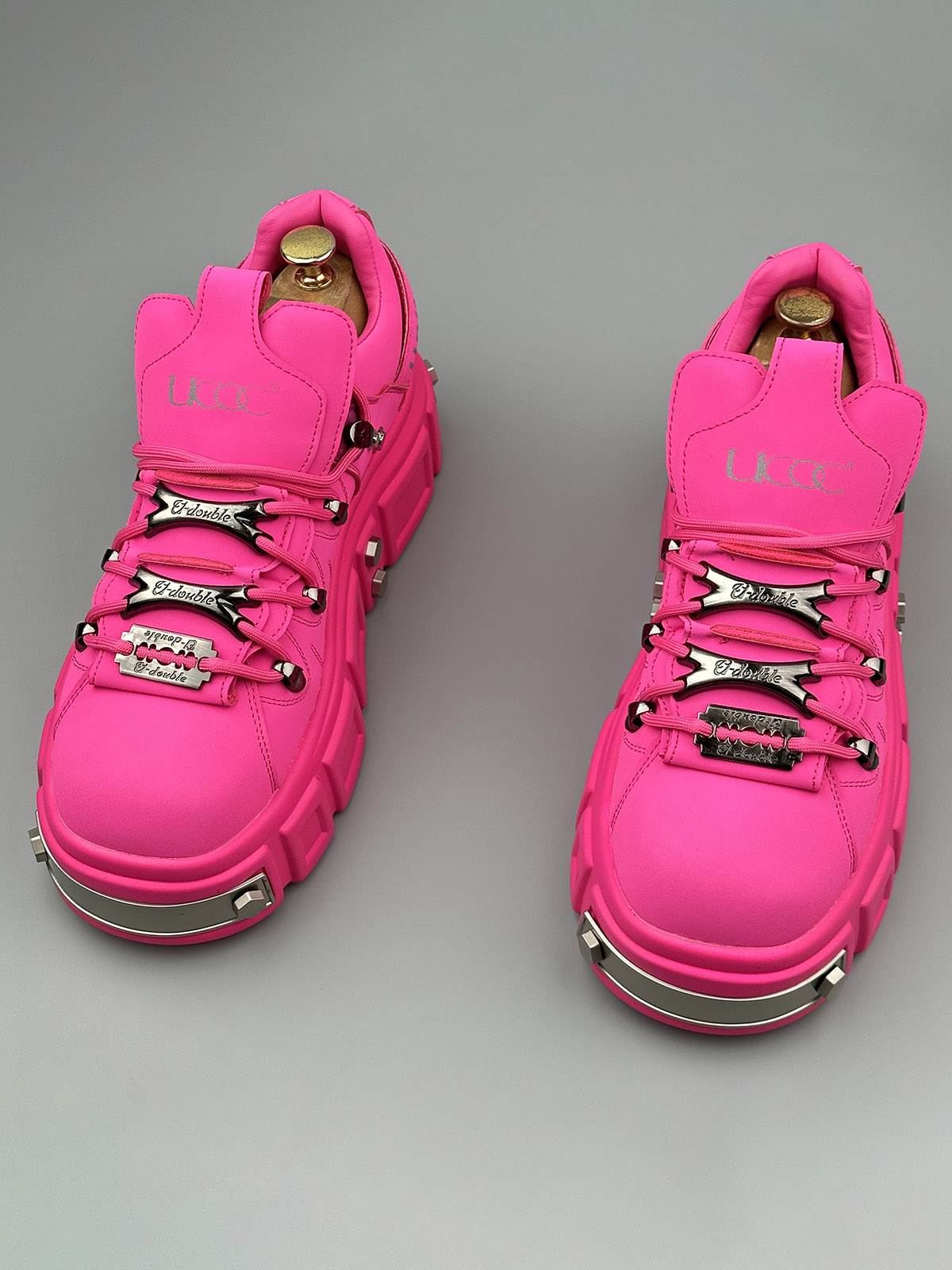 Derby-Schuhe im Punk-Stil mit Nieten