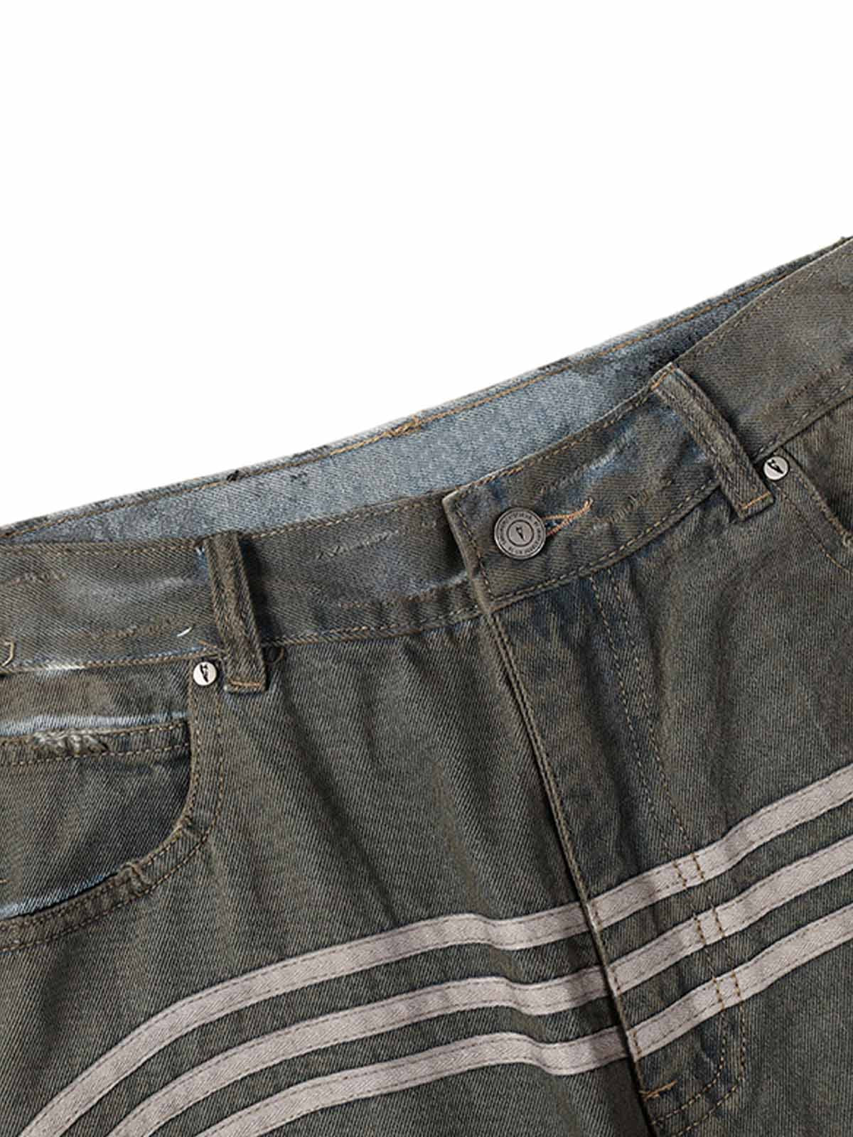 Zerrissene, schmutzig gefärbte, gestreifte Jorts