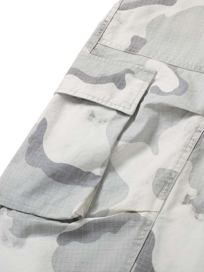 Short cargo multi-poches camouflage