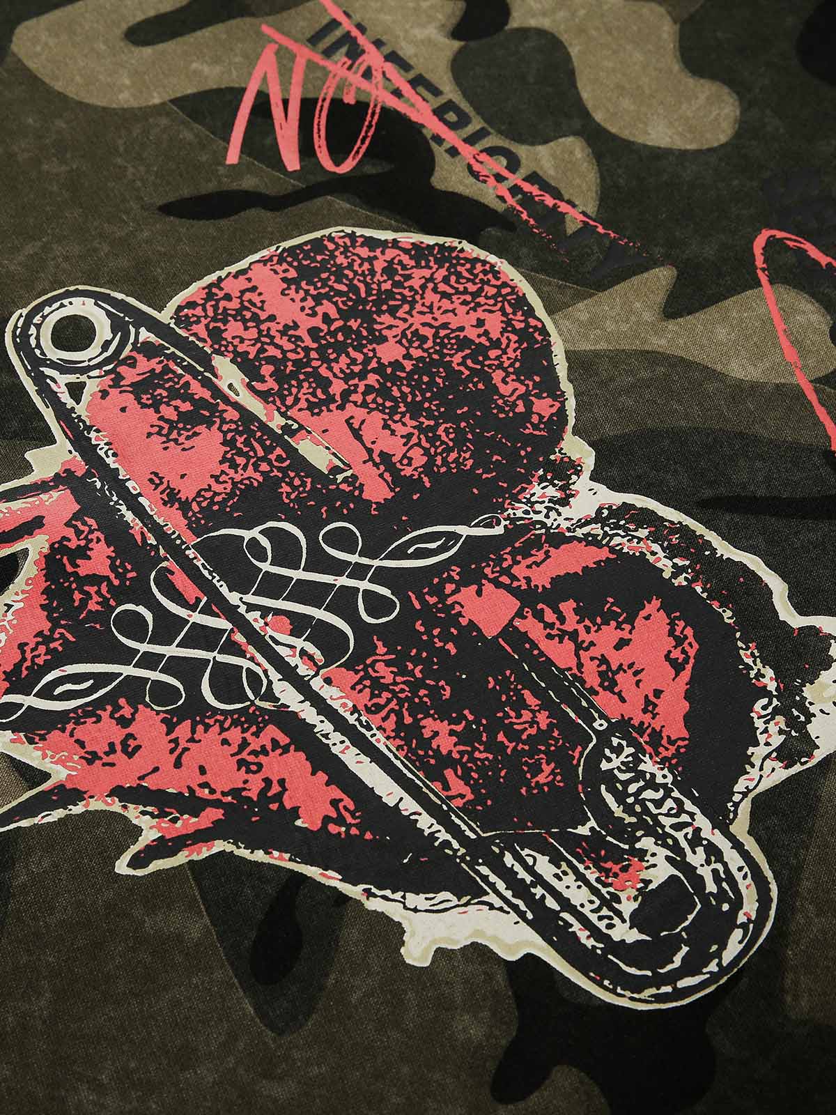 Kapuzenpullover mit Vintage-Camouflage-Flammenherz-Print