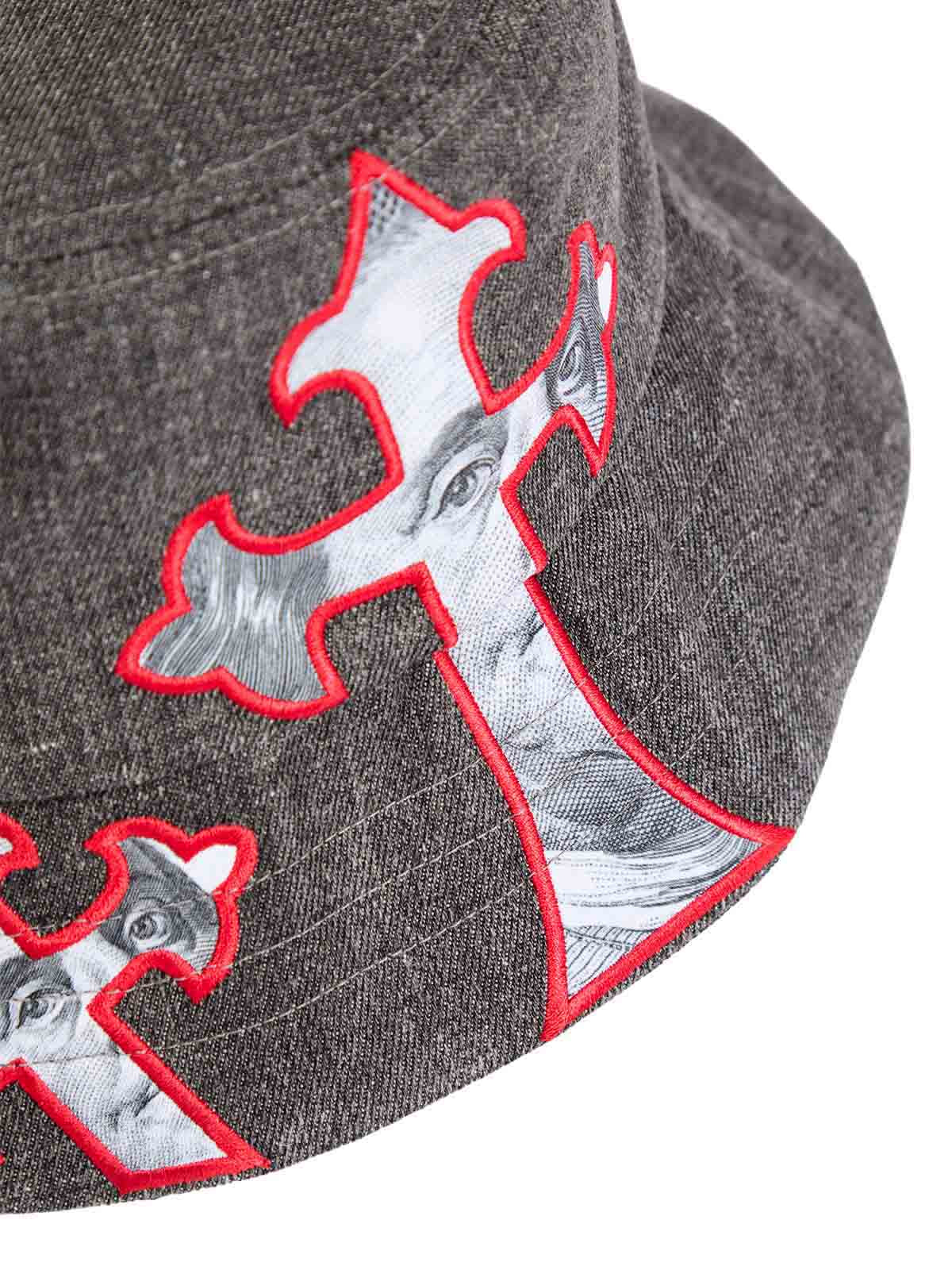 Denim-Fischerhut mit Kreuz und Porträt
