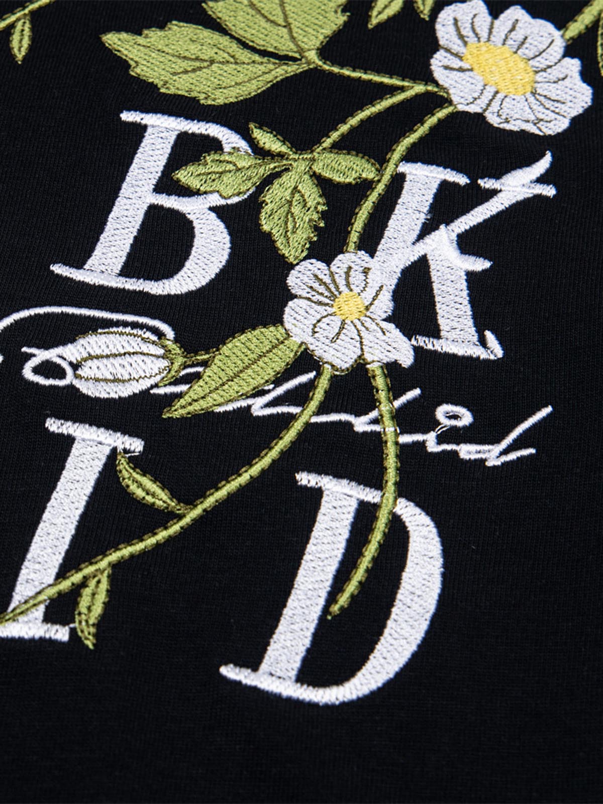 Oversize-T-Shirt mit kurzen Ärmeln und Blumenstickerei