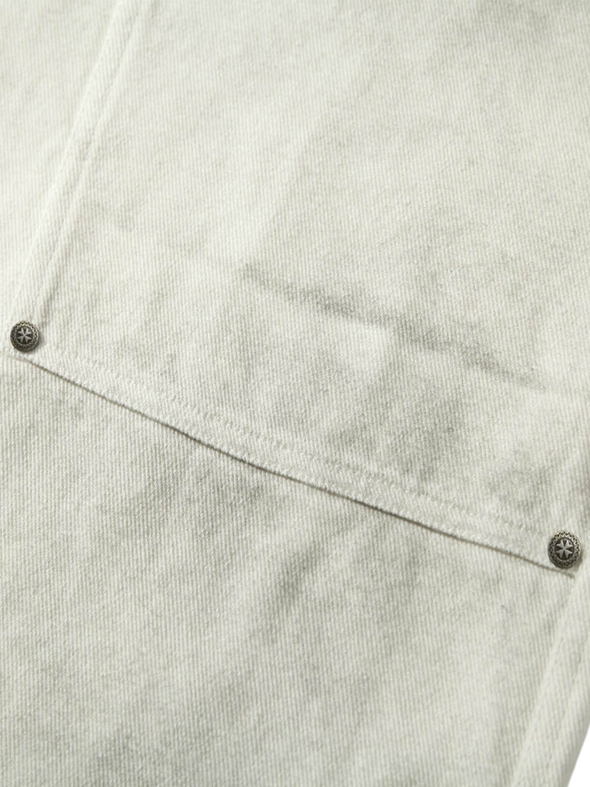 Pantalon de travail blanc délavé et teint par nouage