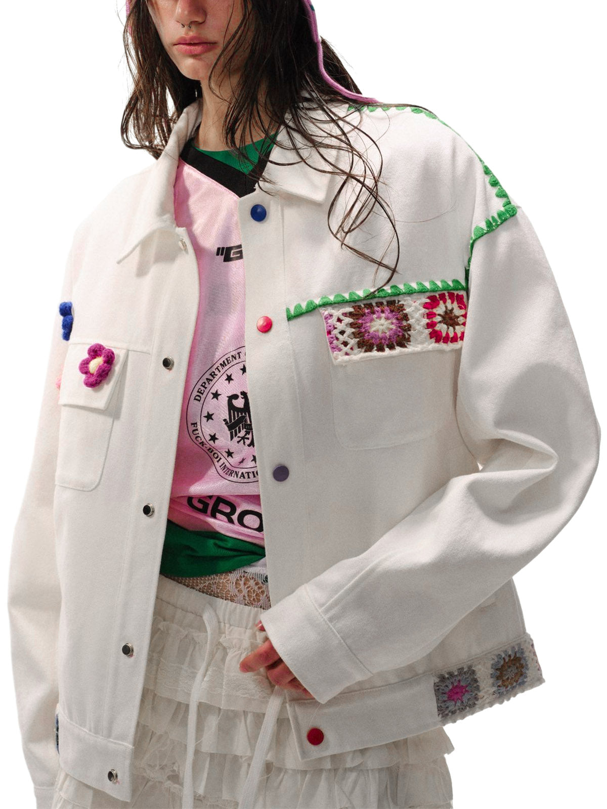 Veste utilitaire en jean au crochet floral fait main