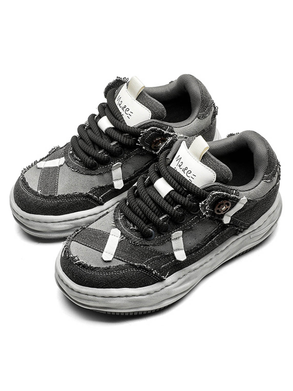Sneakers mit Plateausohle und dekonstruiertem Split Whisker-Muster