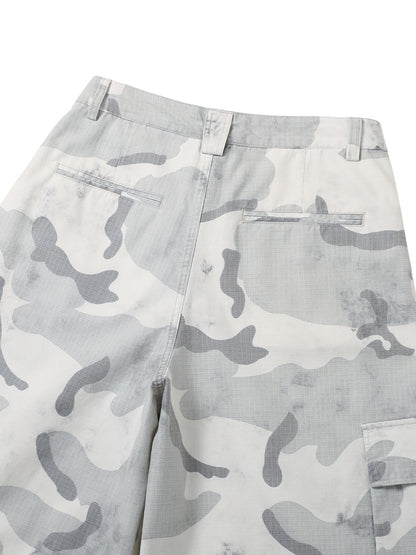 Short cargo multi-poches camouflage