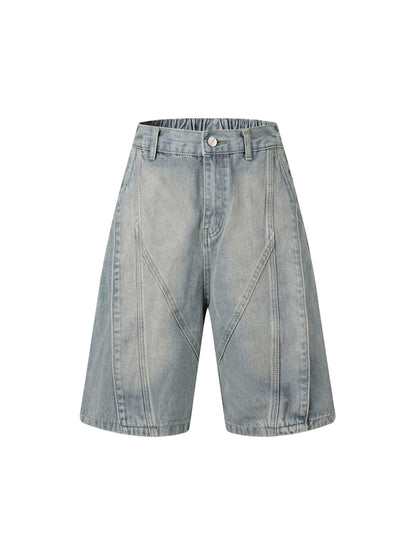 Verwaschene Distressed-Jeansshorts mit dekonstruiertem Schlitz