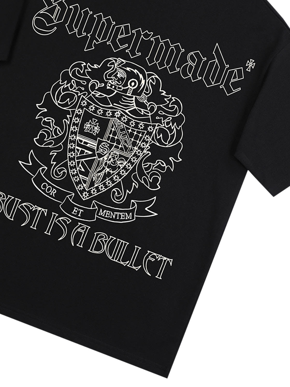 T-Shirt mit original gotischem Buchstaben-Familienschild-Aufdruck