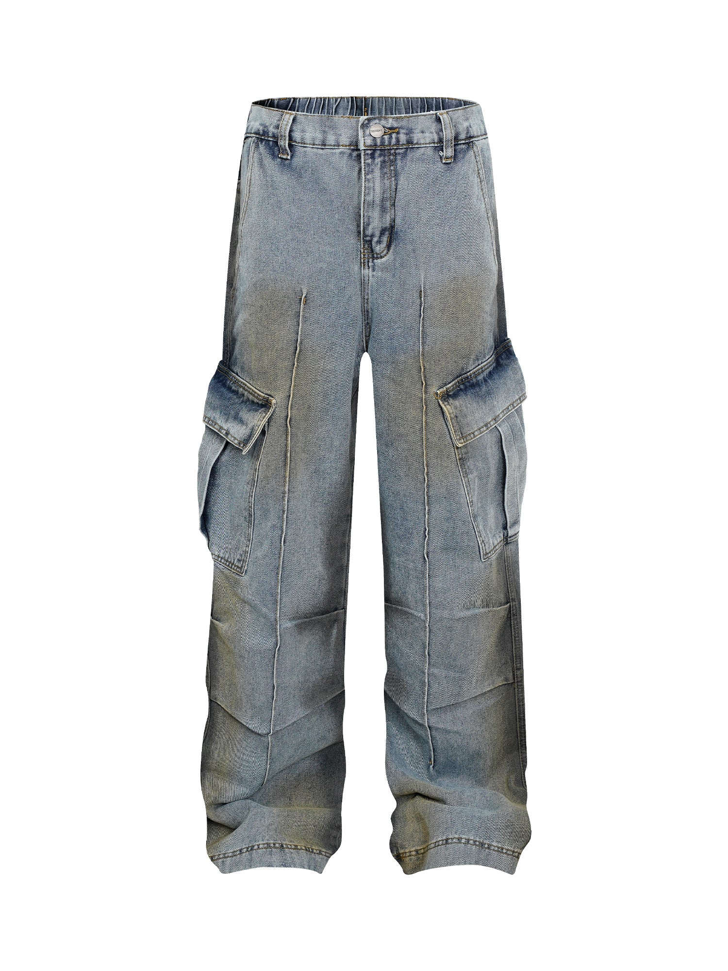 Verwaschene Cargojeans mit Falten im Used-Look