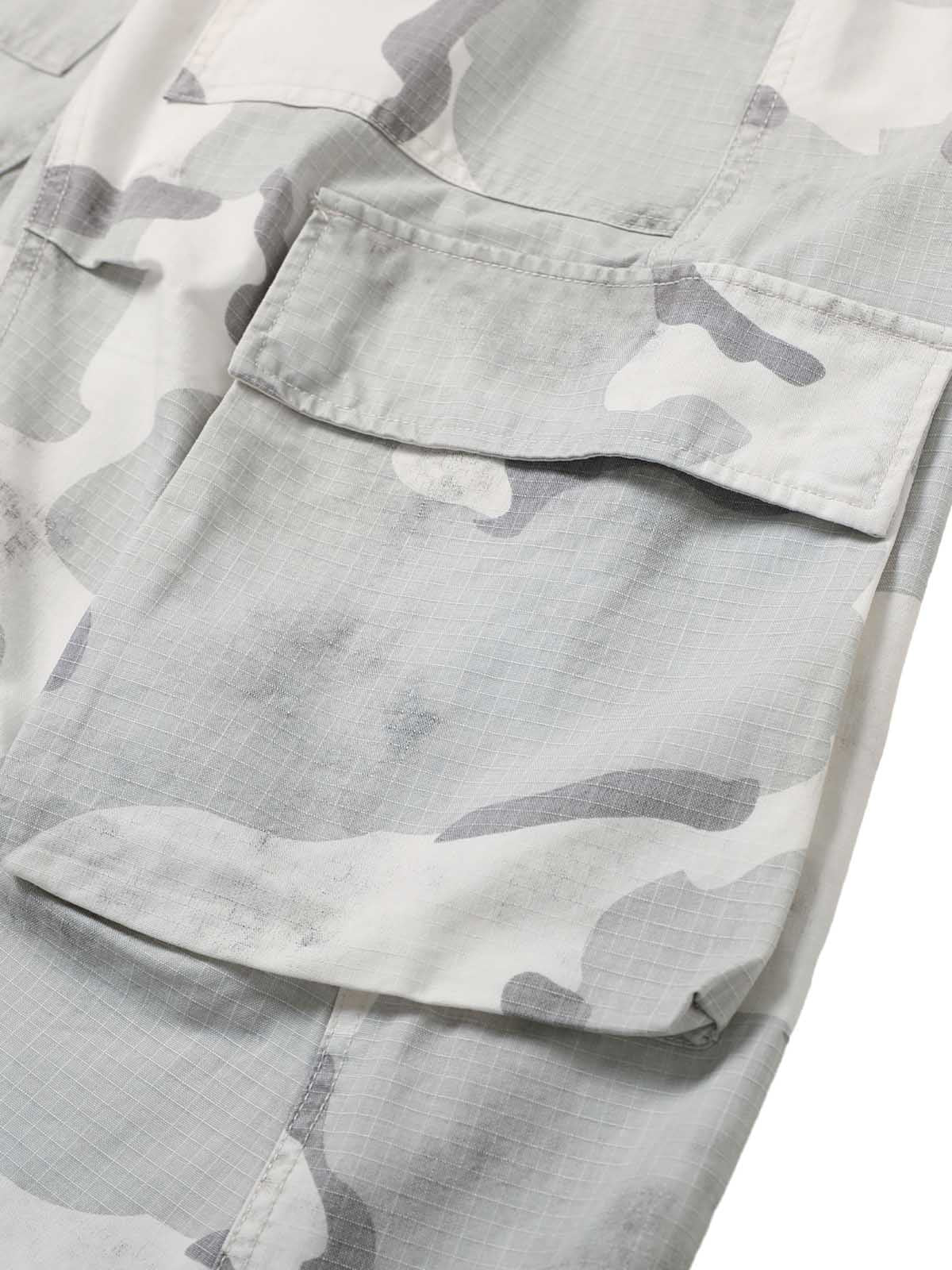 Short cargo multi-poches camouflage