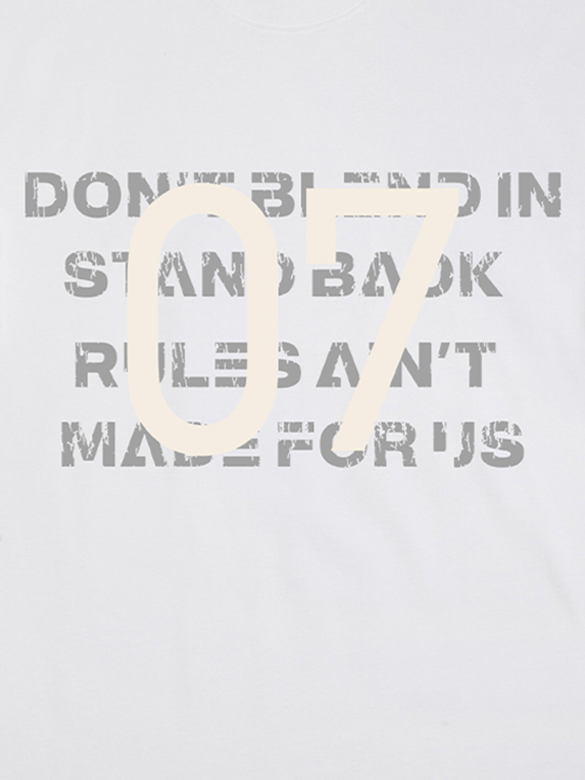 T-shirt graphique N°7 en détresse