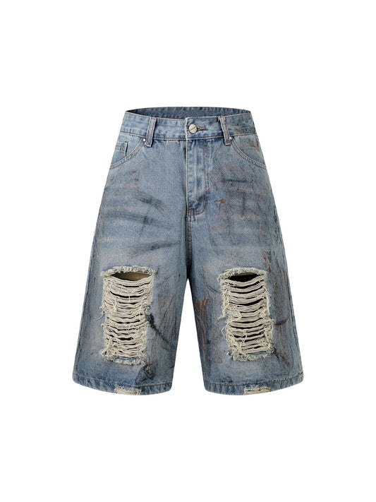 Short en jean déchiré, délavé, usé et teint sale