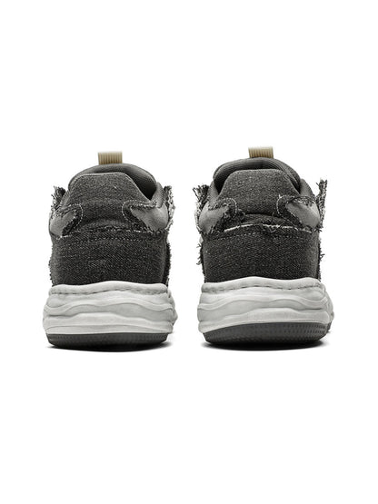 Sneakers mit Plateausohle und dekonstruiertem Split Whisker-Muster