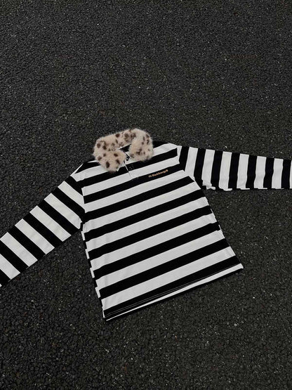 Gestreiftes Langarm-T-Shirt mit abnehmbarem Pelzkragen