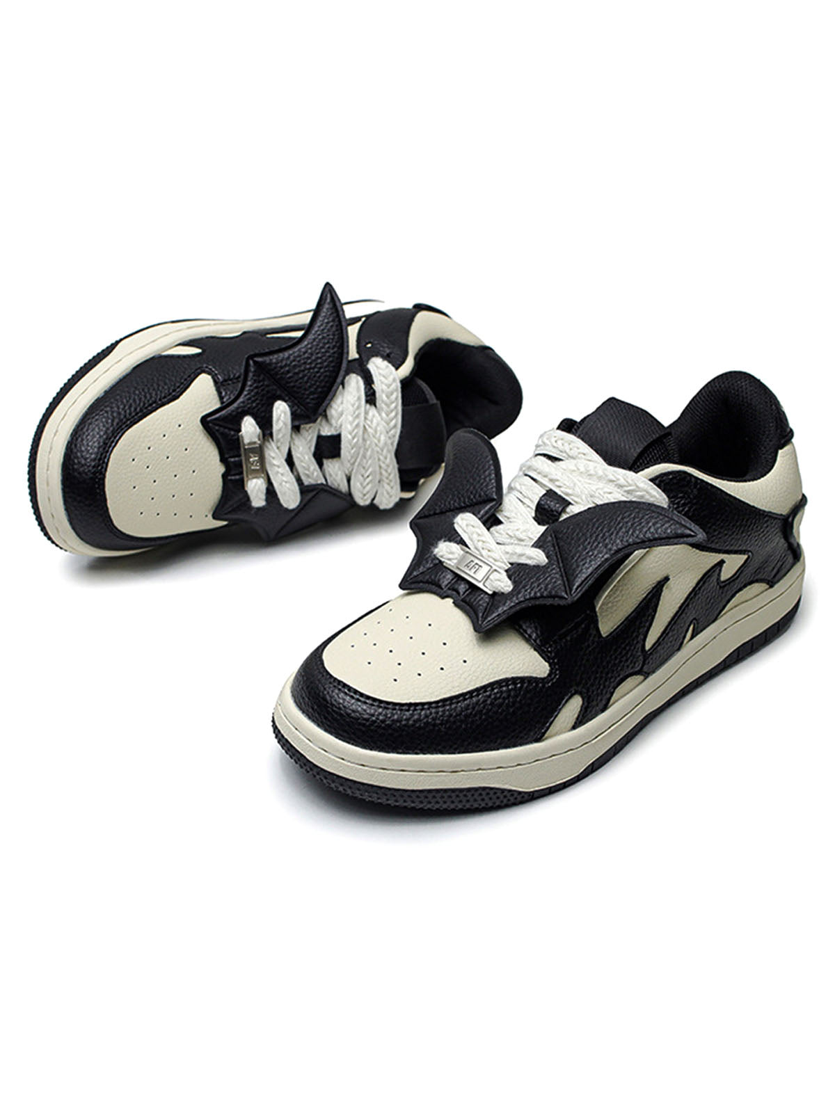Skateschuhe in Schwarz und Weiß mit Kontrastfarbe