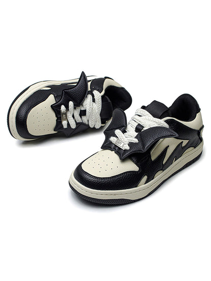 Skateschuhe in Schwarz und Weiß mit Kontrastfarbe