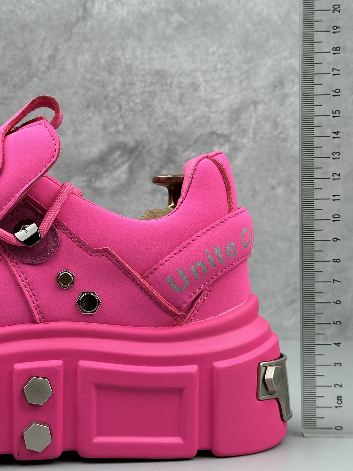 Derby-Schuhe im Punk-Stil mit Nieten