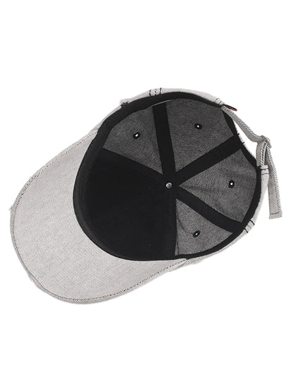 Baseballkappe mit Buchstabenstickerei