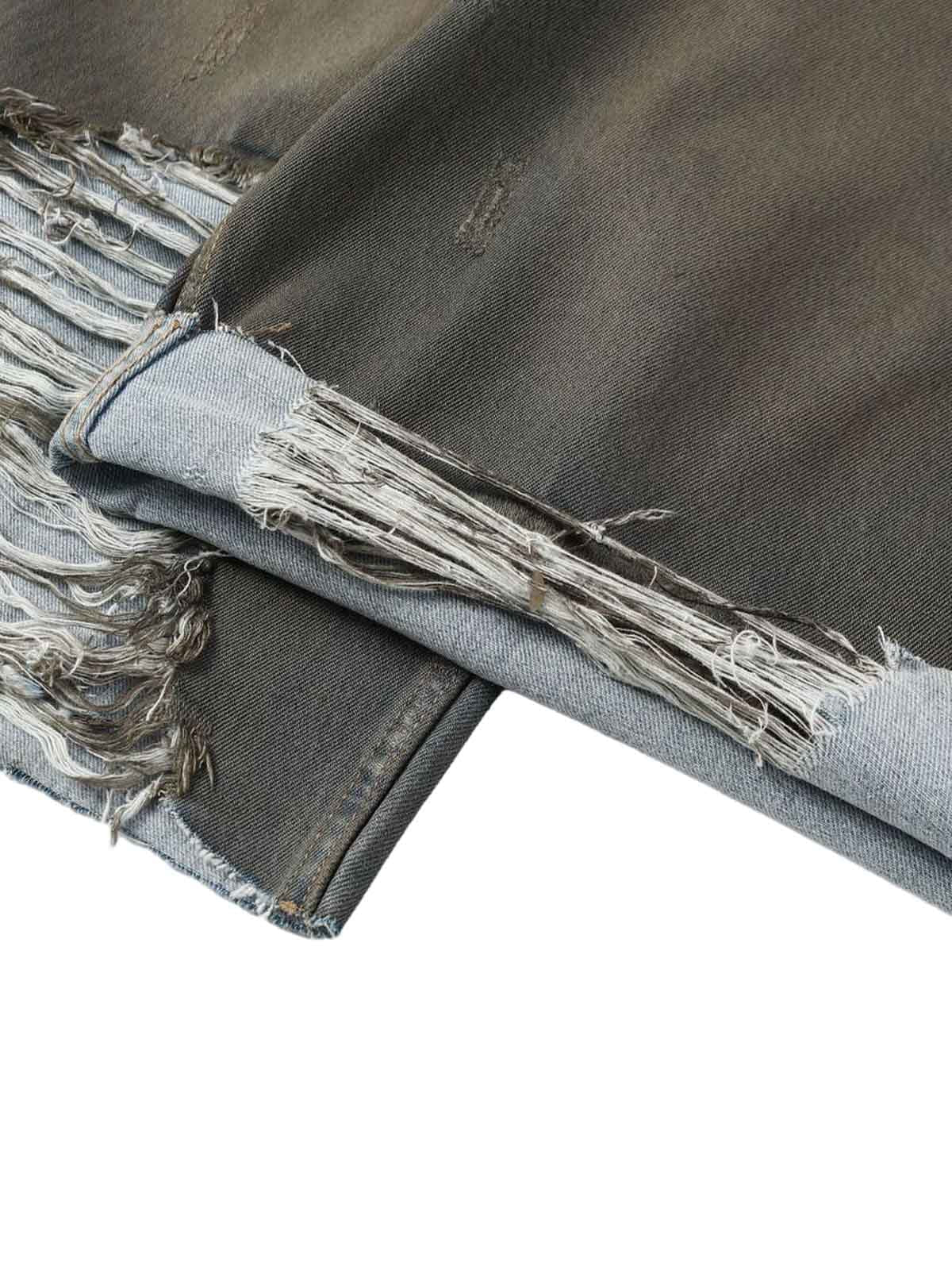 Zerrissene, schmutzig gefärbte, gestreifte Jorts