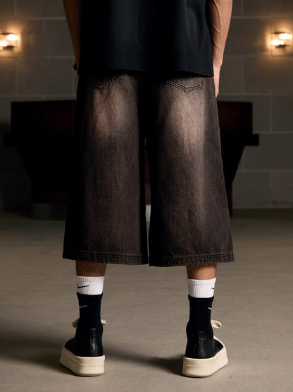 Kurze Jeanshose aus verwaschenem Denim im Used-Look