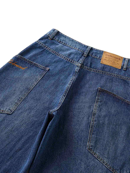 Jean à jambe tonneau brodé