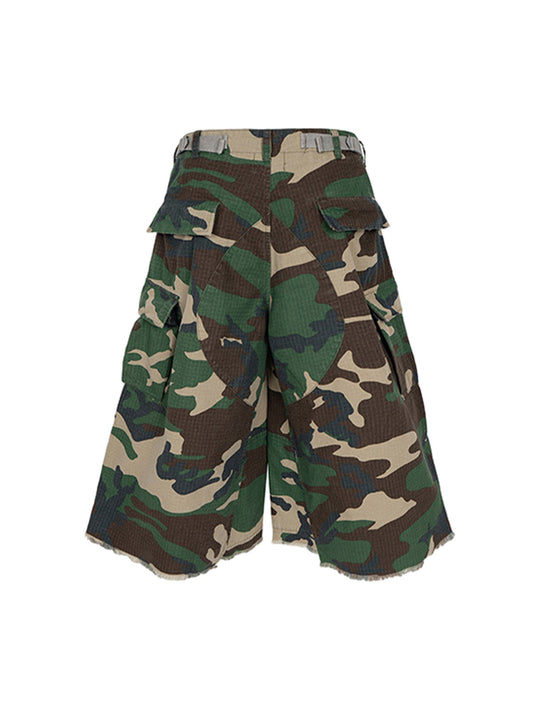 Camouflage Buckle Waist Cropped Cargo Shorts