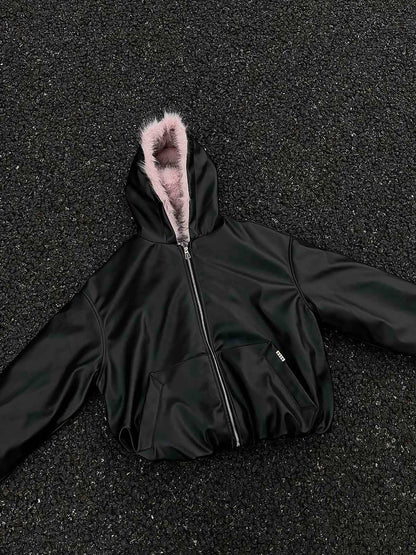 Gesteppte Lederjacke mit rosa Fellkapuze