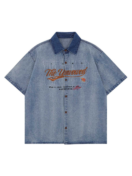 Chemise en jean à manches courtes avec broderies de lettres vintage