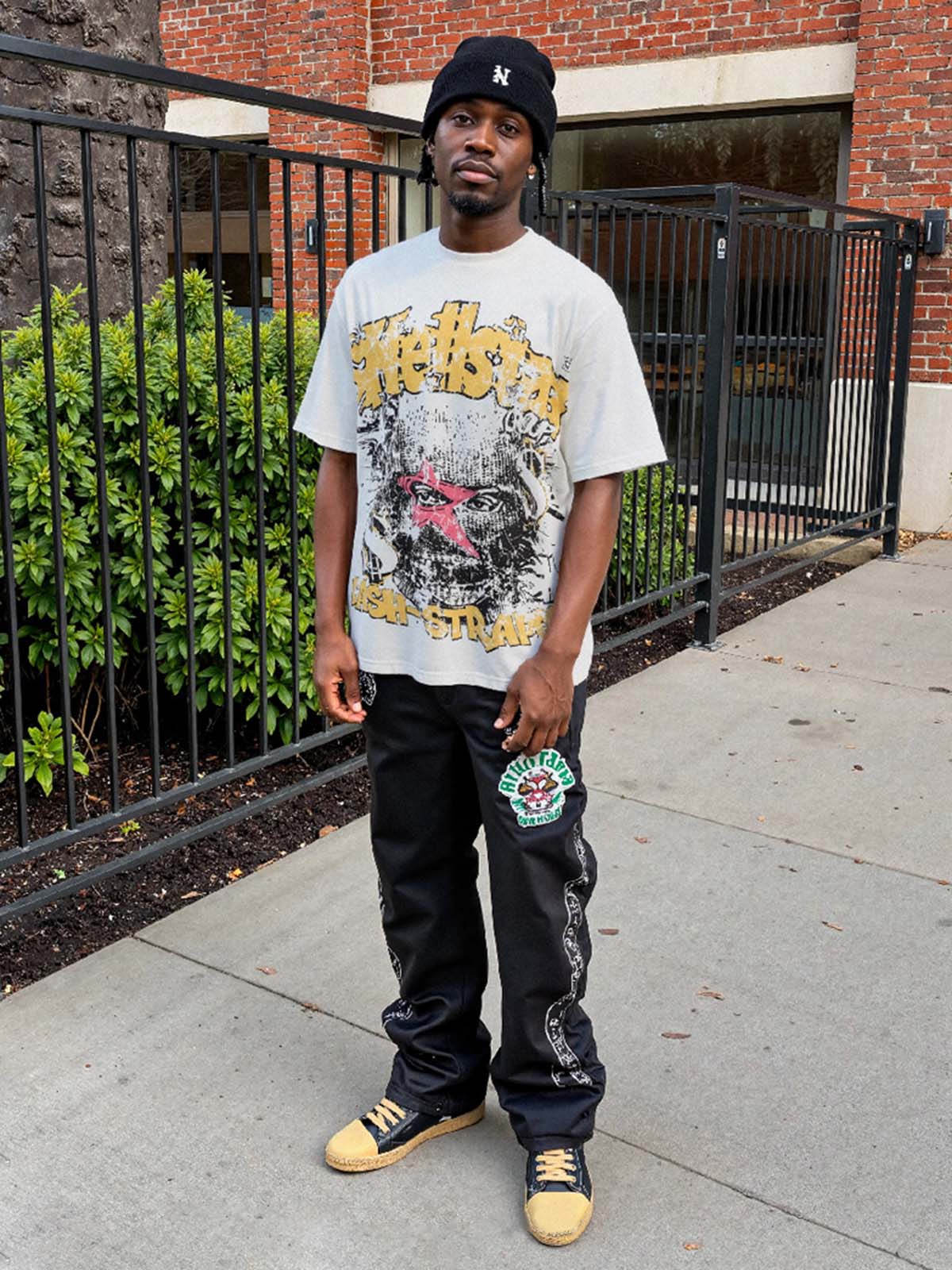 T-Shirt mit Street-Grafikprint