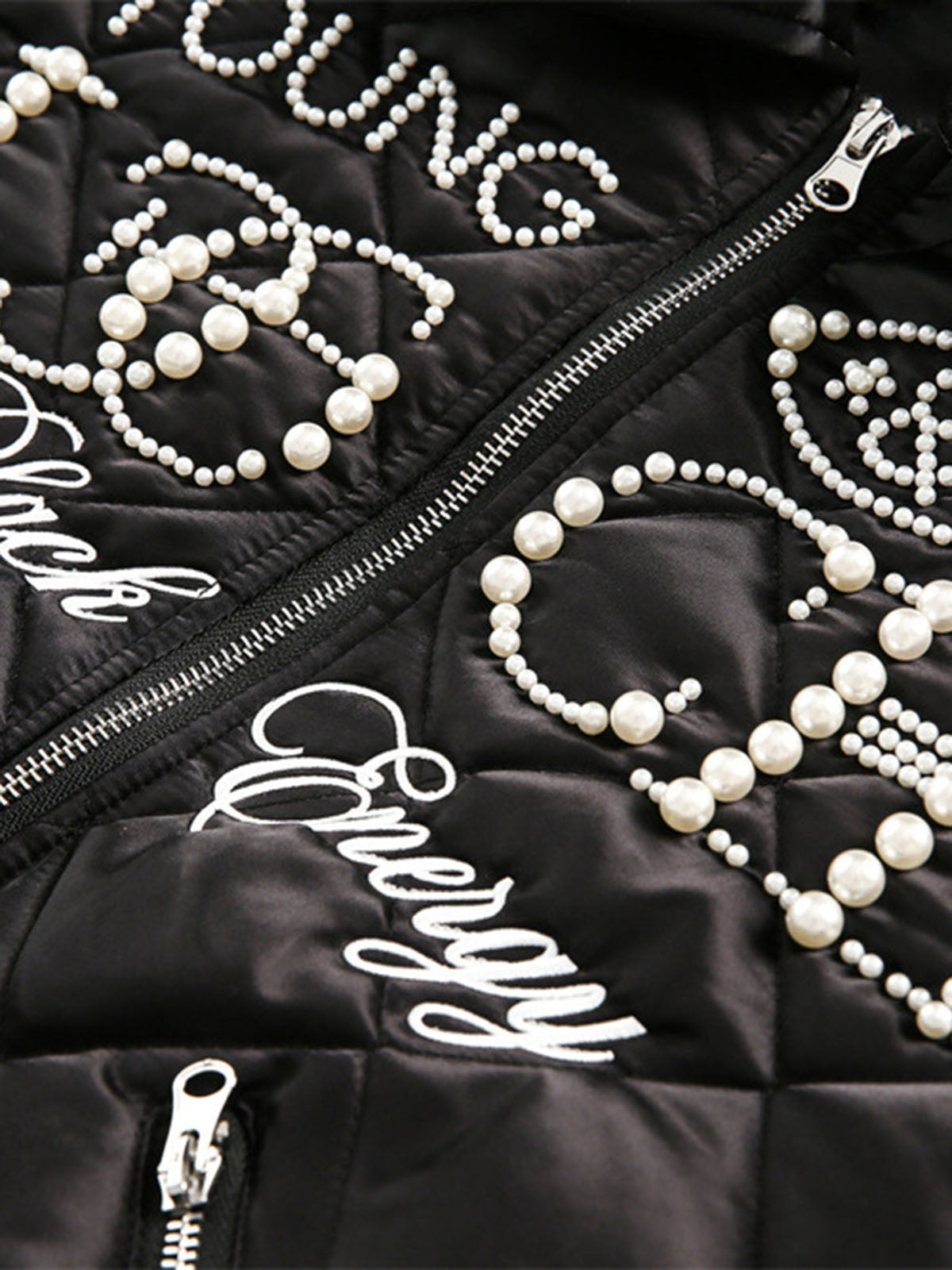 Veste matelassée à lettres et diamants Pearl Letter de Thesupermade