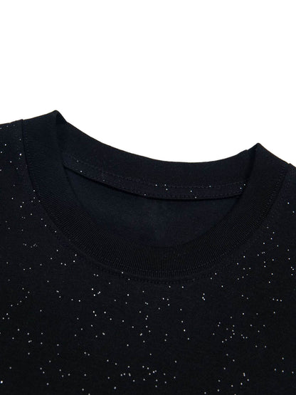 Kurzärmliges T-Shirt mit Retro-Schriftdesign und starkem Sternenhimmel-Print