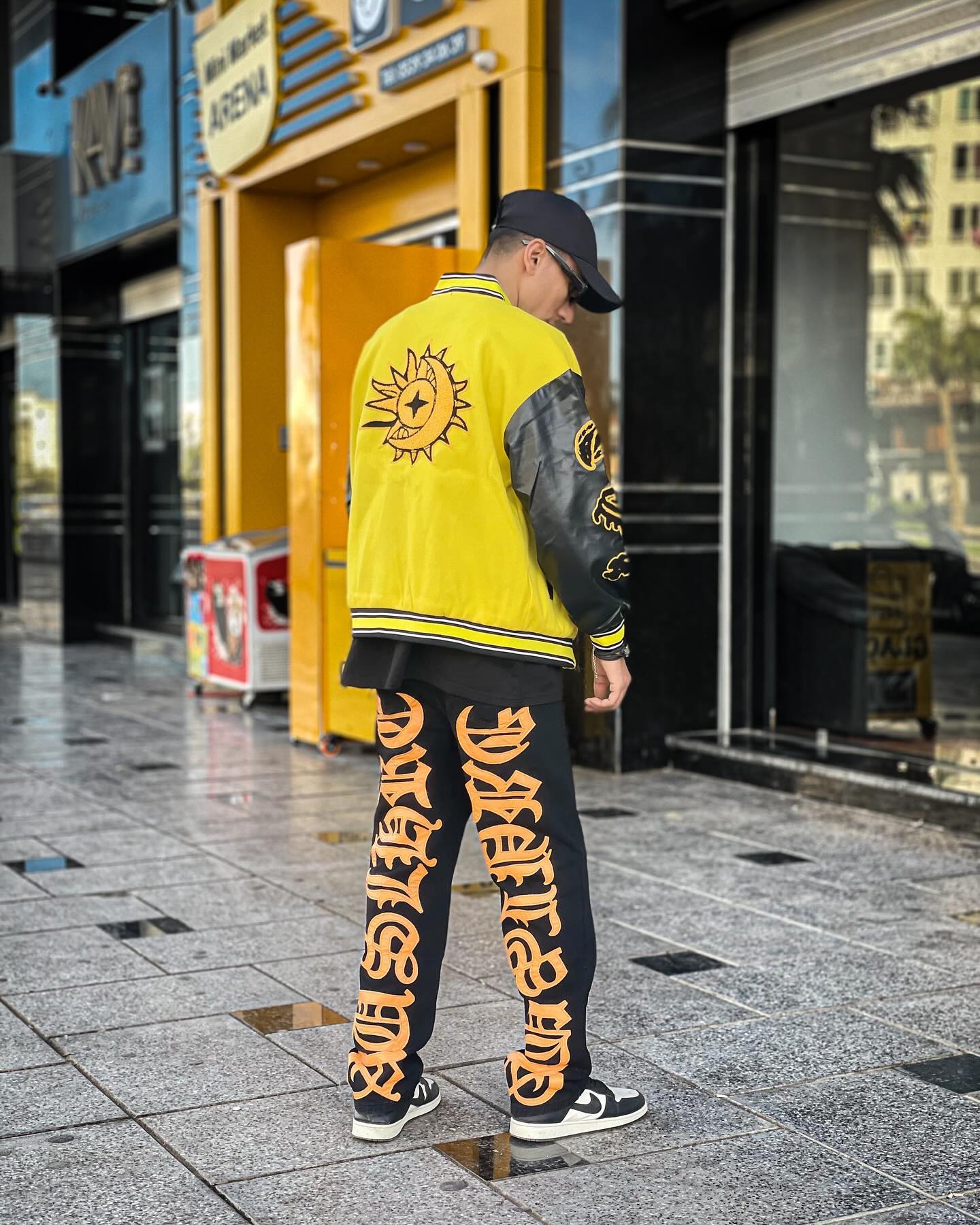 Thesupermade Jeans mit aufgestickten Buchstaben „Burning Text“ – 1478 