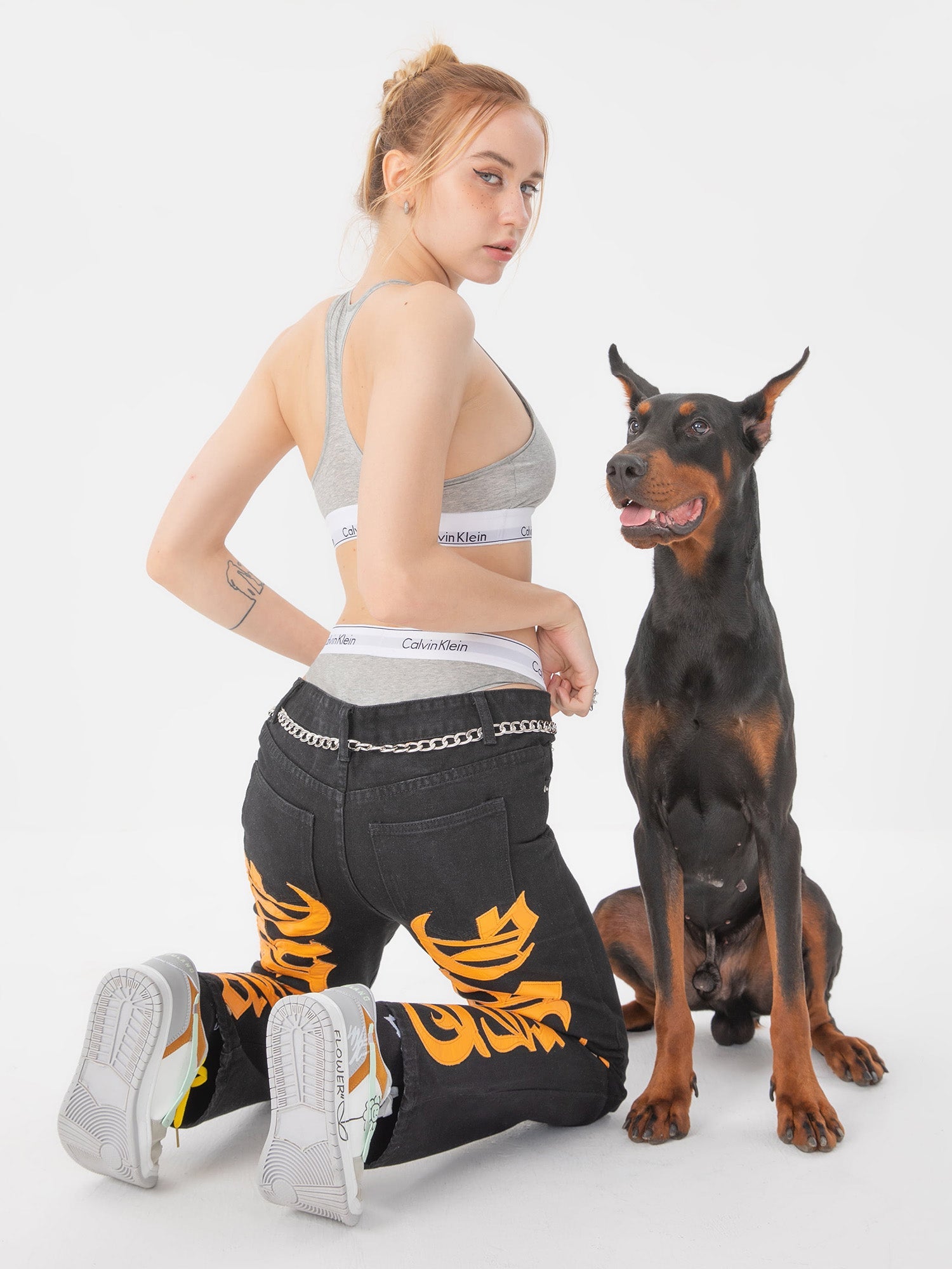 Thesupermade Jeans mit aufgestickten Buchstaben „Burning Text“ – 1478 