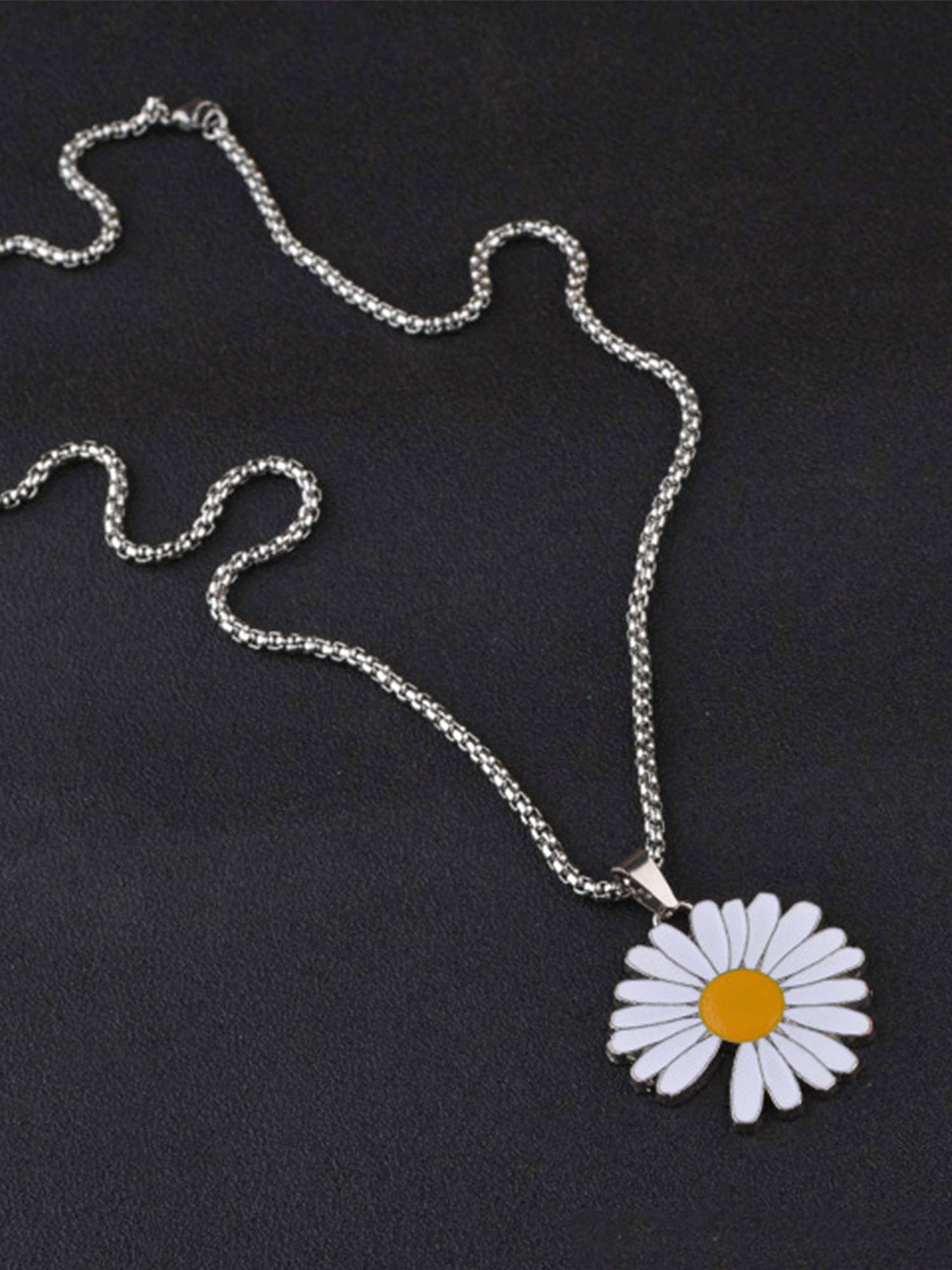 Thesupermade Daisy Hip Hop Necklace