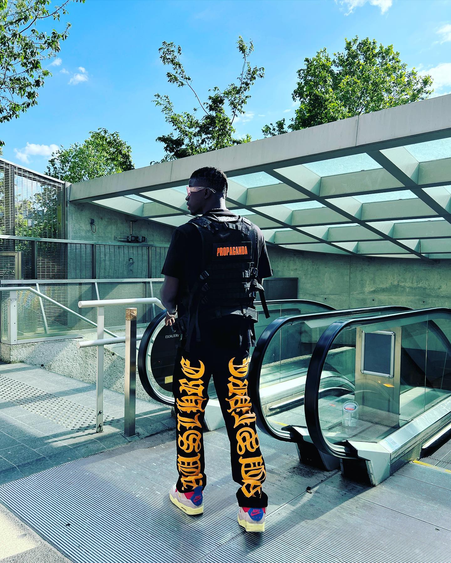 Thesupermade Jeans mit aufgestickten Buchstaben „Burning Text“ – 1478 